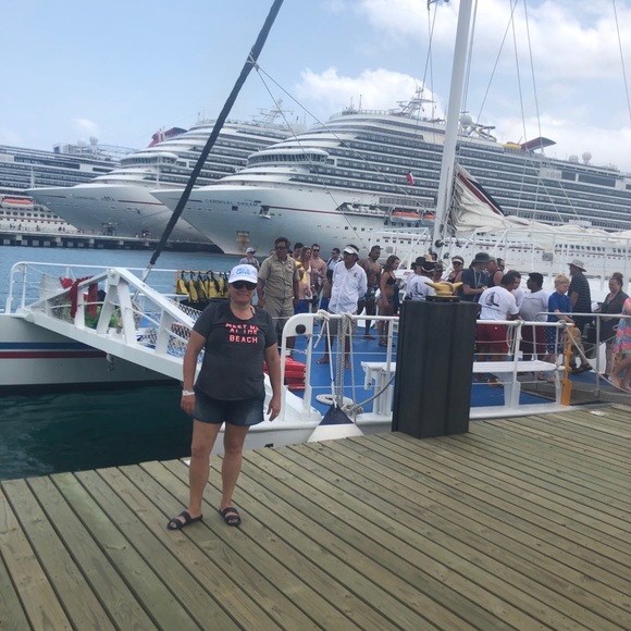 Meet your Posher, Sandy - Picture 2 of 2